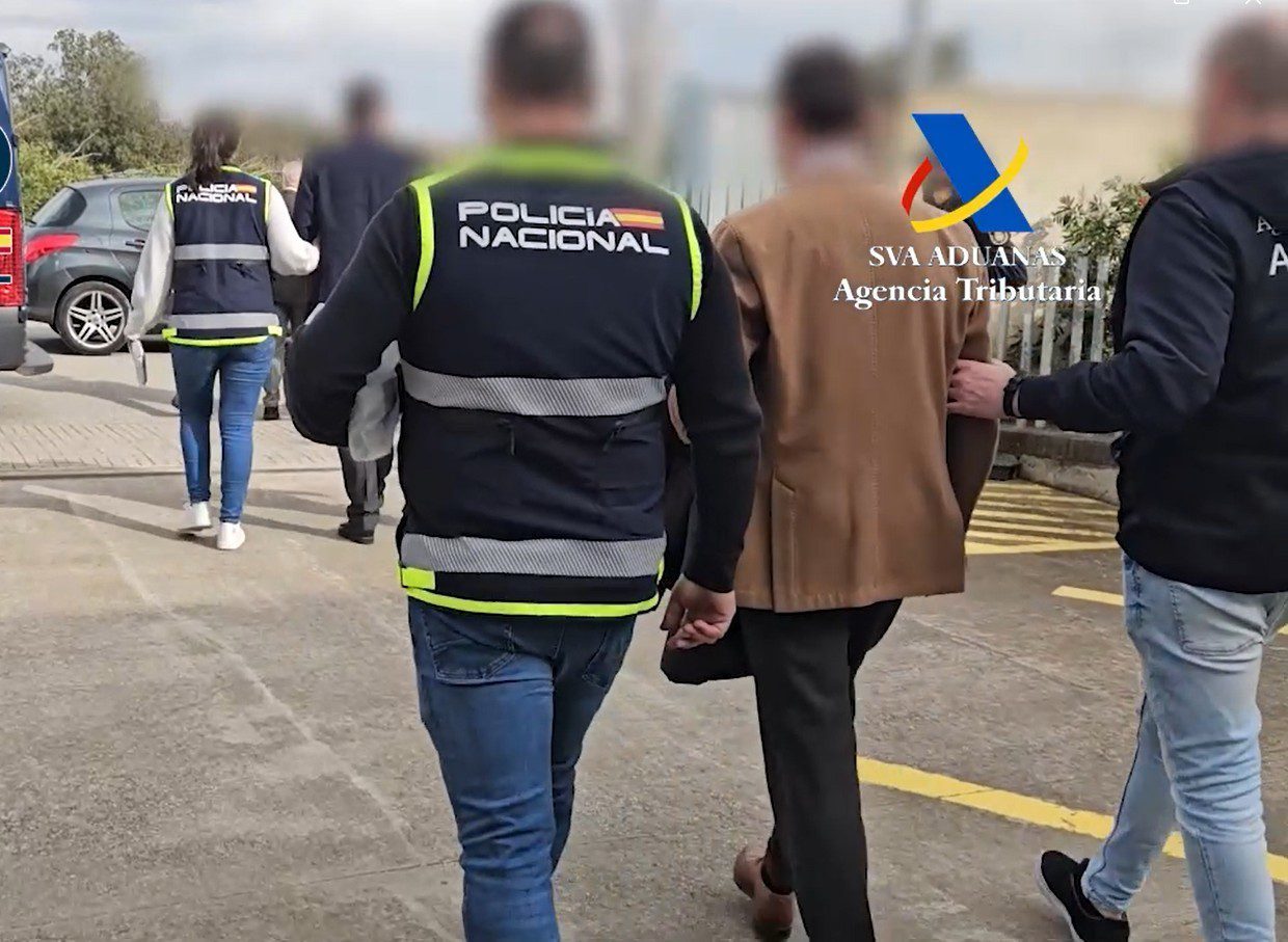 WATCH: Smugglers busted for exporting banned substances from Spain to potentially make chemical weapons and nerve gas in Russia