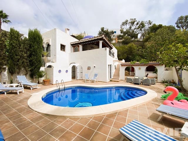 4 bedroom Villa for sale in Mojacar with pool - € 495